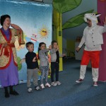 Inauguracja Tygodnia Bibliotek-teatrzyk dla przedszkolaków "Koziołek Matołek wyrusza w świat"